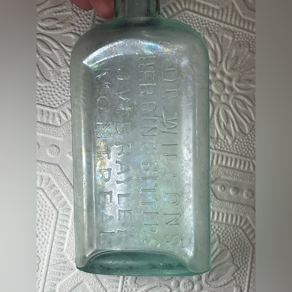 Lot of 5 Antique Iridescence Blue & Clear Montreal Toronto Medicine Herb Bottles - Picture 8 of 16